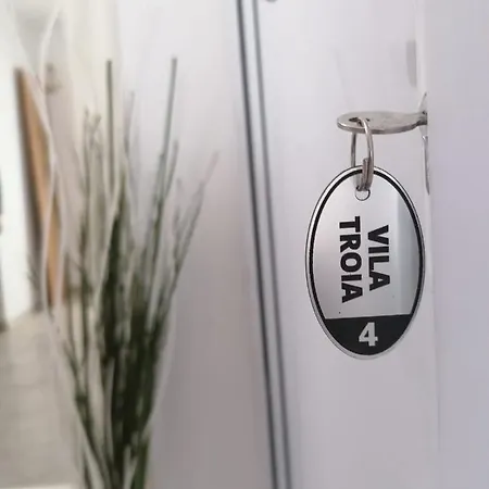 ゲストハウス Troia 3*