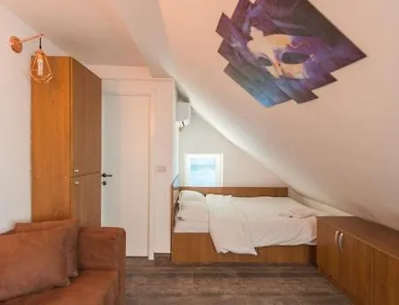 ゲストハウス Troia 3*