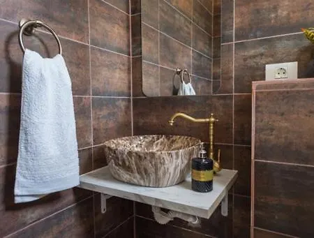 ゲストハウス Troia 3*